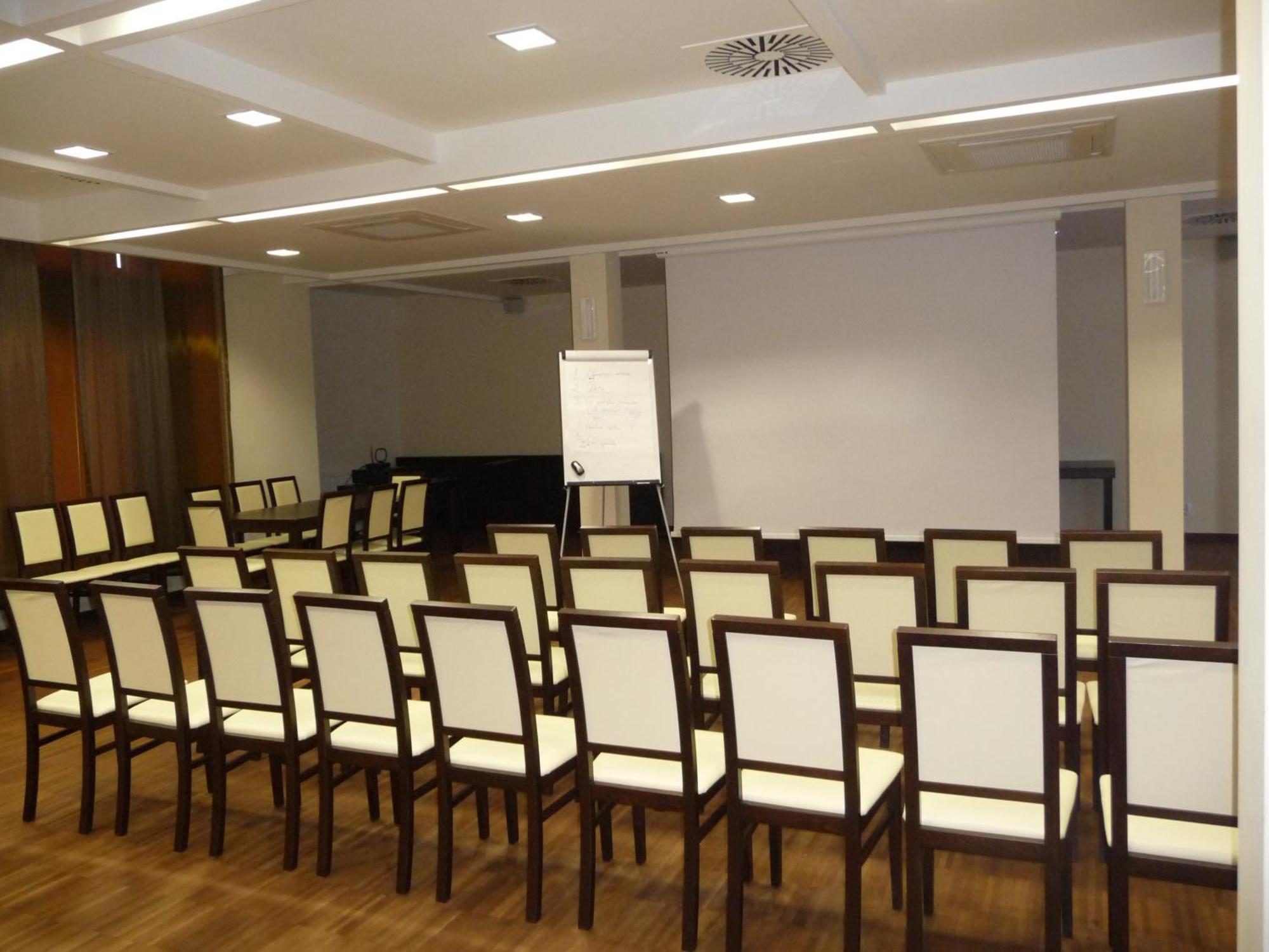 Hotel Aviator Kielce "Business Hotel Medical & Spa" Eksteriør billede