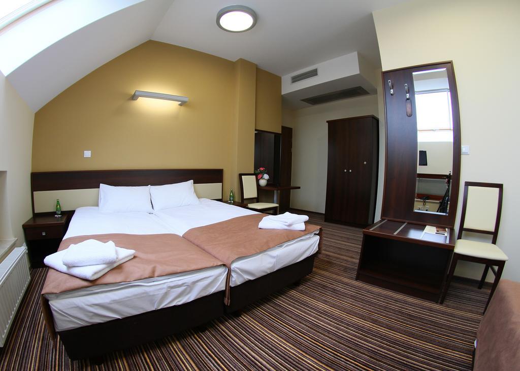 Hotel Aviator Kielce "Business Hotel Medical & Spa" Eksteriør billede