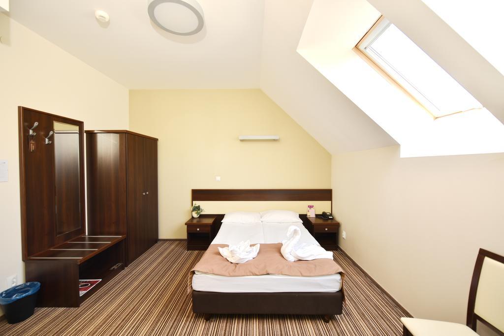 Hotel Aviator Kielce "Business Hotel Medical & Spa" Eksteriør billede